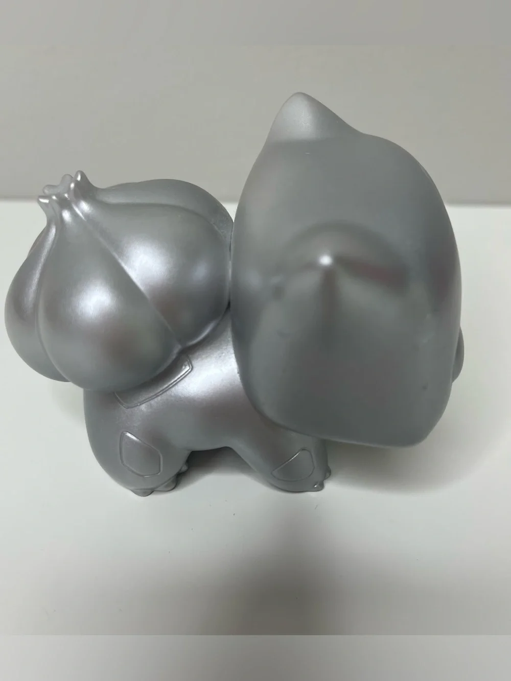 Funko Pop! Vinyl Figure: Pokemon Bulbasaur Silver Metallic 25th Anniversary #454